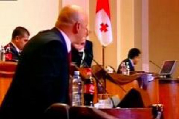 ბაღათურიამ სააკაშვილი ამხილა, პრეზიდენტი კი, „ქართული დასის“ ლიდერს ტალახის აბაზანას და „დაზელვას“ შეპირდა(VIDEO)