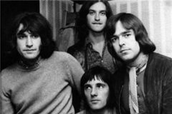 “The Kinks”-მა წარსული გაიხსენა