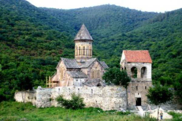 სომხები ჯავახეთის სკოლებში ქართულად სწავლას აპროტესტებენ