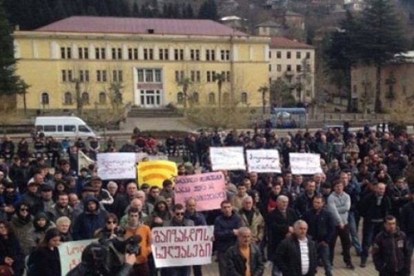 მეშახტეები „საქნახშირს“ არ ენდობიან