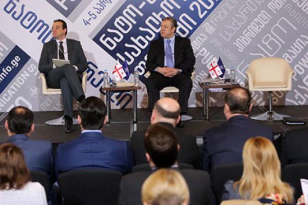 „ჩვენ გვინდა მეტი NATO საქართველოში და მეტი საქართველო NATO-ში“