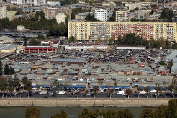 „თუ ელიავას ბაზრობა იქ მცხოვრებლებს აწუხებს, თემქაზე გადატანის შემთხვევაში, ადამიანები არ შეწუხდებიან?“