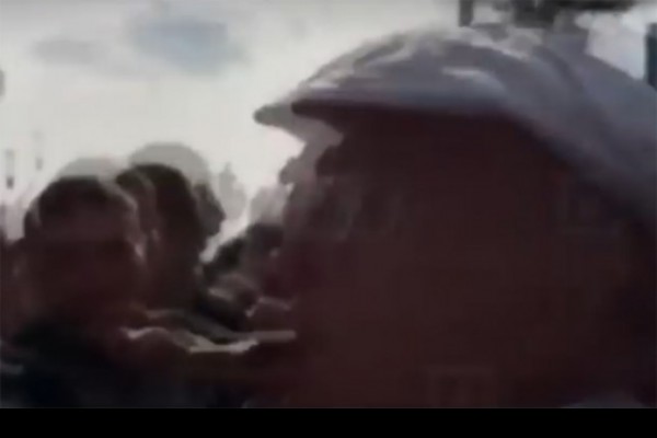 ჟირინოვსკი მოსკოვში მომიტინგეს დაესხა თავს (ვიდეო)