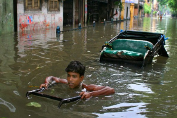 ინდოეთში წყალიდიდობის გამო მილიონობით ადამიანმა დატოვა საცხოვრებელი