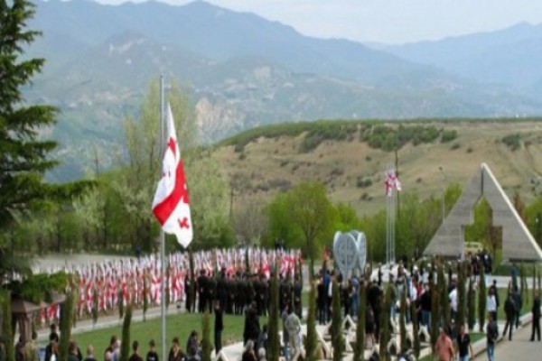 მუხათგვერდის ძმათა სასაფლაოზე დღეს საქართველო-რუსეთის ომში  დაღუპულთა ხსოვნას პატივს მიაგებენ