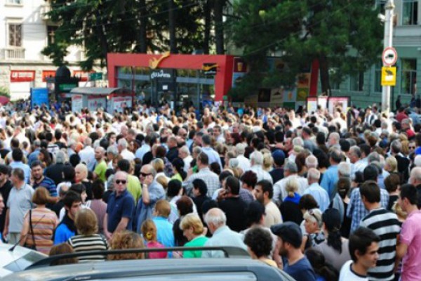 აქციის ორგანიზატორების განცხადებით, ხელისუფლება მათ აქციებზე აგენტებს გზავნის