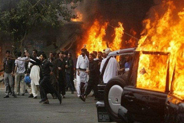 პაკისტანში აფეთქების შედეგად 10 ადამიანი დაიღუპა