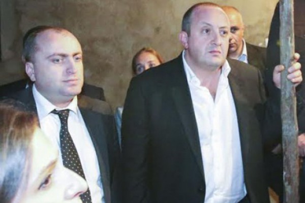 საქართველოს პრეზიდენტმა  აჭარაში მეწყერის  შედეგად  დაზარალებული  ოჯახი მოინახულა