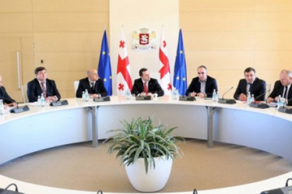 პრემიერმა გუბერნატორებისგან რეგიონული განვითარების გრძელვადიანი გეგმის შესახებ ანგარიში მოისმინა
