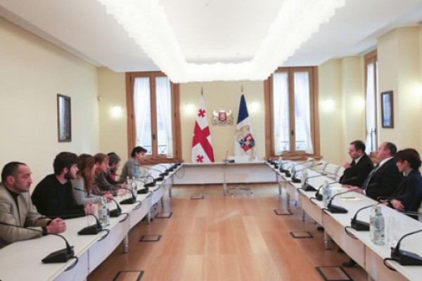 საქართველოს პრეზიდენტი საყდრისის გადარჩენის კომიტეტის წევრებს შეხვდა