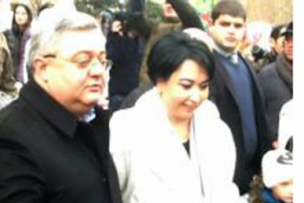 პარლამენტის თავმჯდომარემ და დეპუტატებმა ალილოს მონაწილეებს საჩუქრები გადასცეს