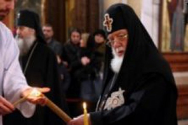 საქართველოს კათოლიკოს-პატრიარქი ფრანსუა ოლანდს სამძიმრის წერილს უგზავნის