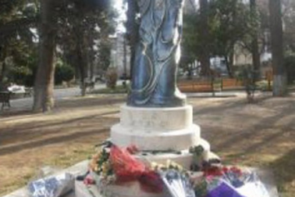 ოთარ მეღვინეთუხუცესის ძეგლი დააზიანეს
