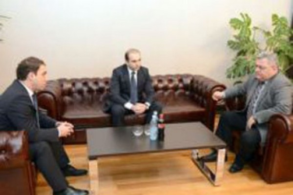 დავით უსუფაშვილი იური ვაზაგაშვილის მკვლელობის საქმეზე მთავარ პროკურორს და მის მოადგილეს შეხვდა