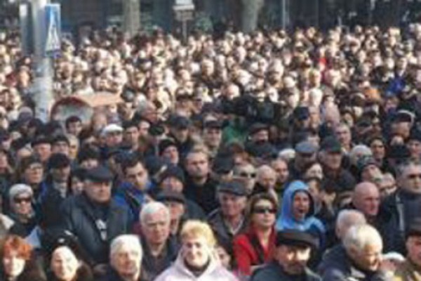 რუსთაველის მეტროსთან საპროტესტო აქცია მიმდინარეობს