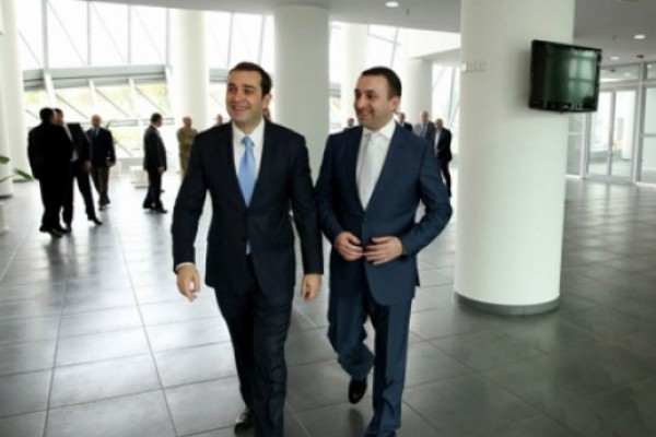 „ეს არის ტყული და ძალიან ვწუხვარ, რომ ასეთი სახელმწიფოებრივი საკითხებით სპეკულირება ხდება“