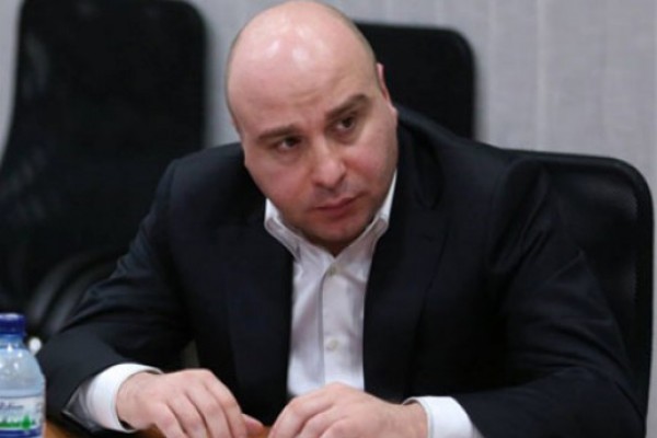 „ყველა სუბიექტი, რომელიც ამ ბინძურ კამპანიაში მონაწილეობს, პასუხს აგებს კანონის წინაშე სრული სიმკაცრით“