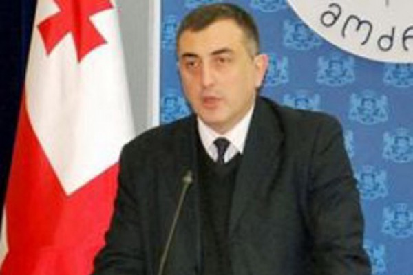 სერგო რატიანი:   უკაცრავად და, მთავრობა გადადგა