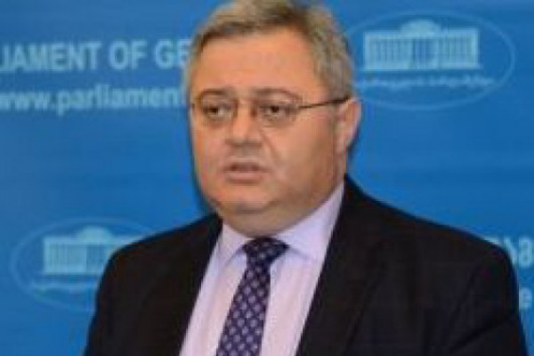 ძალიან ვწუხვარ, რომ ოპტიმისტური განცხადებების მიუხედავად, ნუგზარ წიკლაურზე თავდასხმის საქმე ვერ გაიხსნა