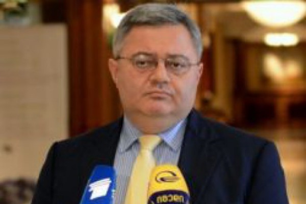 დავით უსუფაშვილი:    თავად ლარი მიგვანიშნებს და მეტყველებს, რომ ამაზე უნდა ვიმსჯელოთ