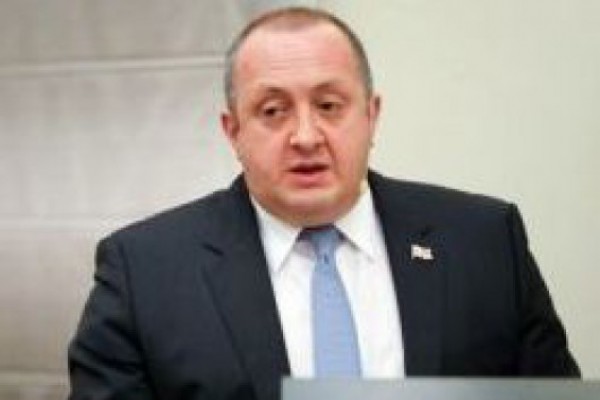 პრეზიდენტი საოკუპაციო ზოლის გადმოწევის საკითხზე, ევროკავშირის სადამკვირვებლო მისიის ხელმძღვანელობას შეხვდება