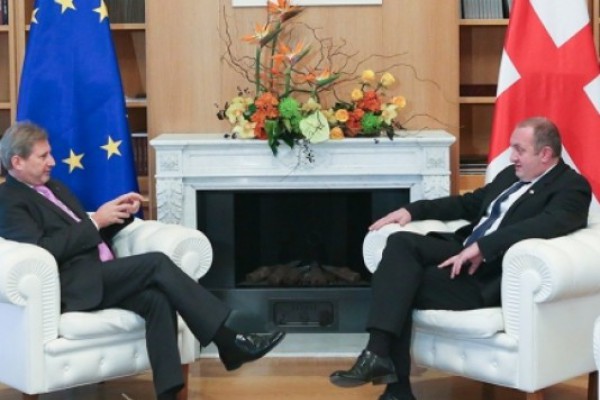 საქართველოს პრეზიდენტი ევროკომისარ იოჰანეს ჰანს შეხვდა