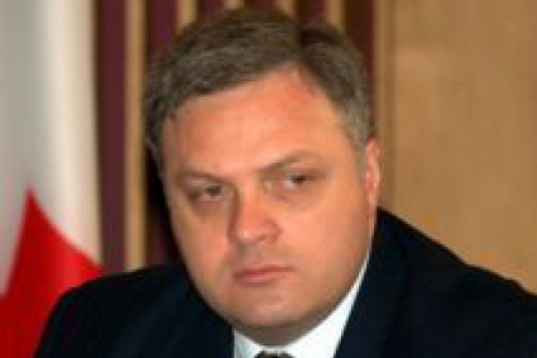 პენსიების ზრდის სანაცვლოდ, მომდევნო წლის ბიუჯეტში განსაზღვრულია პრემიების, ხელფასებისა და დანამატების ზრდა