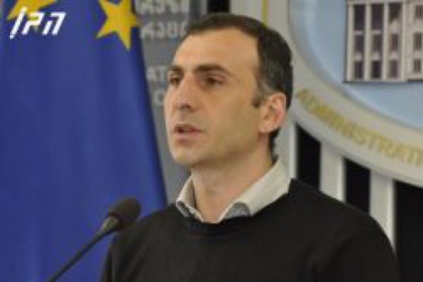 ალეკო ელისაშვილის განცხადებით, მაღალჩინოსნების მიერ მისთვის გაგზავნილი სმს-ები პრეზიდენტს წააკითხა