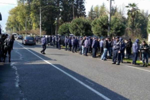 ზუგდიდში მძღოლების აქციაზე კიდევ ოთხი პირი დააკავეს