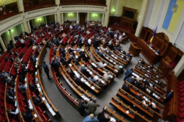 უკრაინის ახალ მინისტრთა კაბინეტში პოსტებს ძალოვანი და საგარეო საქმეთა მინისტრები შეინარჩუნებენ