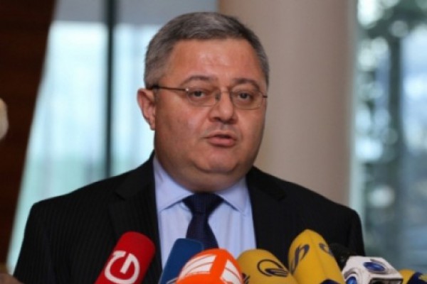 დიდი ხანია, მოდაშია უსუფაშვილისკენ ხელის გაშვერა და გპირდებით, ცოტა ხანში ეს უფრო მეტჯერ იქნება