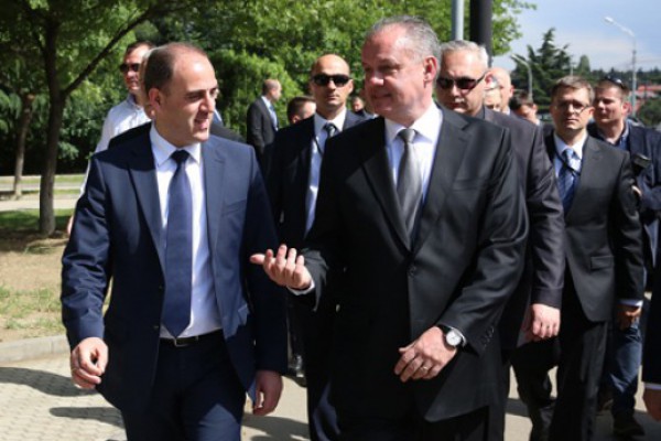 ბრატისლავას სახელობის სკვერი დიდუბის რაიონში