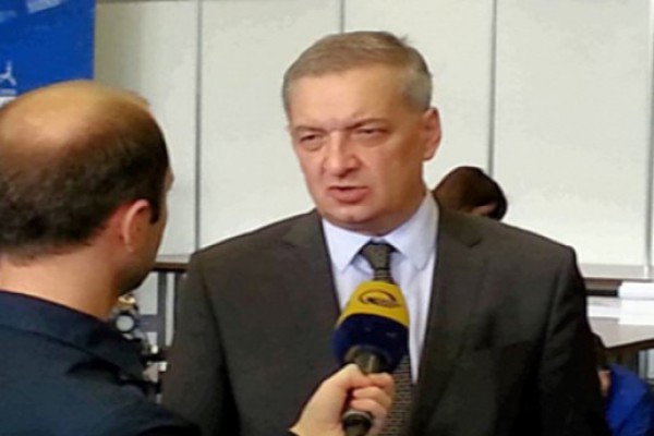 მე არ ვიცი, საკონსტიტუციო სასამართლოს ასეთი თავმჯდომარე როგორ უნდა იყოს კონსტიტუციური მართლწესრიგის საყრდენი