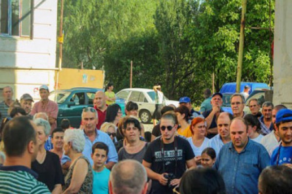 იოსებ მაკრახიძემ წინასაარჩევნოკამპანიის ფარგლებში მოსახლეობასთან შეხვედრები დაიწყო