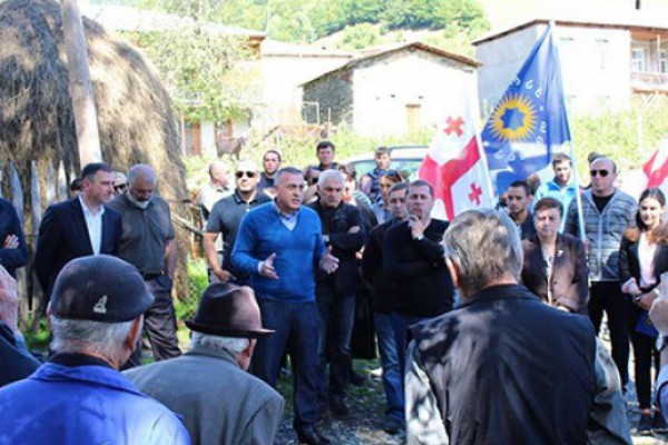 გოჩა ენუქიძე ონის მუნიციპალიტეტის სოფლების მოსახლეობას შეხვდა.