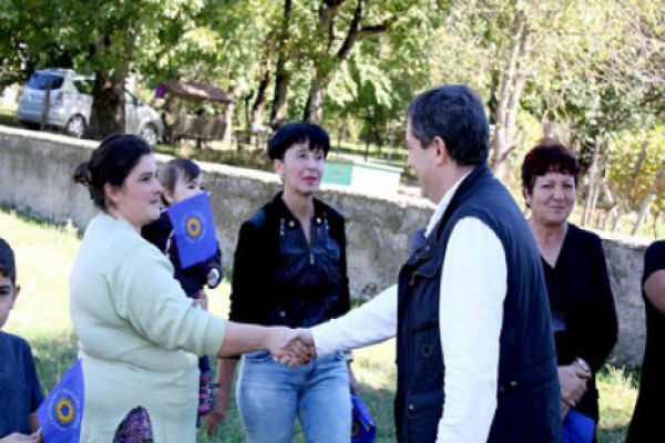 გელა სამხარაული სოფელ   ბაბანეურის მოსახლეობას შეხვდა
