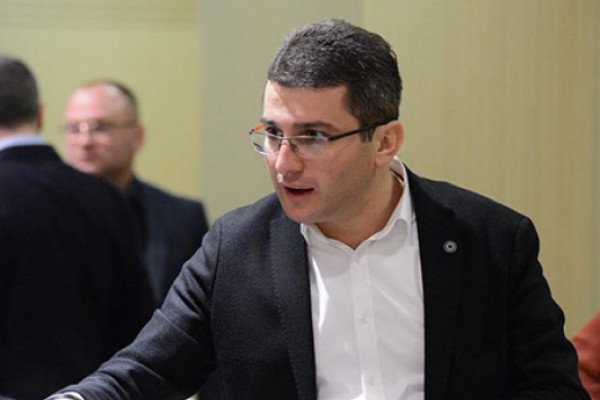 ბიუჯეტი ერთი მოსმენით, ხოლო თანმდევი კანონპროექტები სამი მოსმენით მიიღება