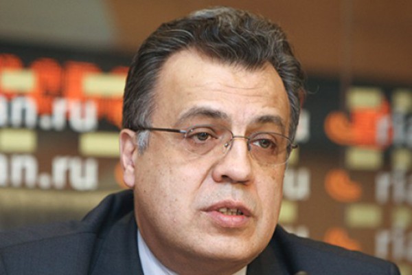 თურქეთში რუსეთის ელჩი თავდასხმის დროს მიღებული ჭრილობებისგან გარდაიცვალა