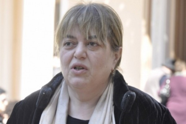 უნდა ვიმსჯელოთ, როგორ შეიძლება, ადამიანი, რომელიც ტელევიზიით გველაპარაკება, იყოს ჩვენი ფრაქციის თავმჯდომარე