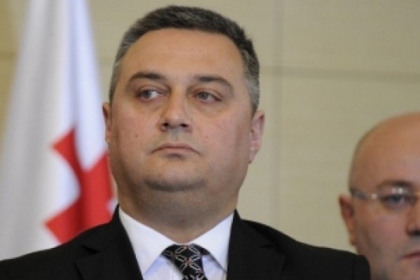 ვიქტორ დოლიძე აფხაზეთის გავლით რკინიგზის აღგენის თემას „ნაციონალური მოძრაობის“ მიერ გამოგონილს უწოდებს