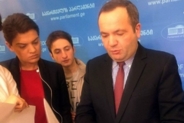 ზურაბ ჭიაბერაშვილი:  ეკონომიკა ერთ ადგილზე დგას, ფასები იზრდება, ხალხი გაჭირვებას თავს ვერ აღწევს