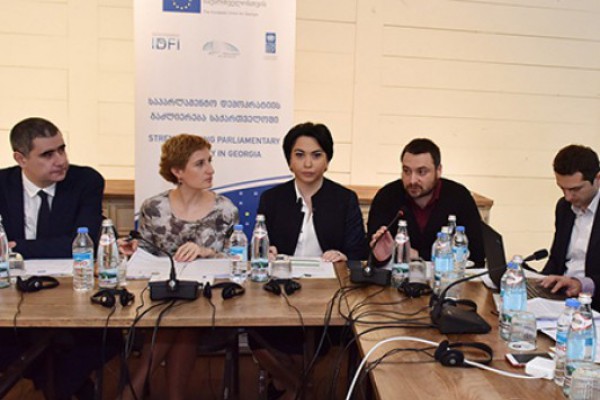 ღია და გამჭვირვალე მმართველობის მუდმივმოქმედმა საპარლამენტო საბჭომ და საბჭოსთან არსებულმა საკონსულტაციო ჯგუფმა სამუშაო შეხვედრა გამართა