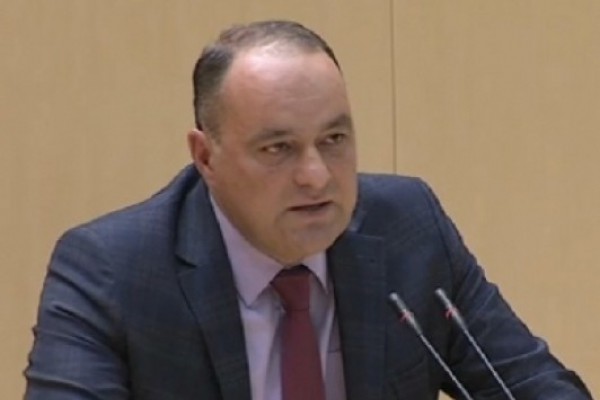 არასამართლიანად არჩეული პარლამენტი, ამ პარლამენტის მიერ დაკომპლექტებული მთავრობა და ხმოსნების მიერ არჩეული პრეზიდენტი ძალაუფლების სრულ უზურპაციას ნიშნავს