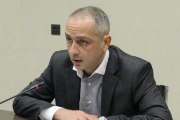 წმინდა სამართლებრივი პროცესია ადამიანების თანამდებობებიდან დროებითი გადადგომა, იმიტომ, რომ გამოძიების პროცესში ვინმეს ეჭვი არ გაუჩნდეს