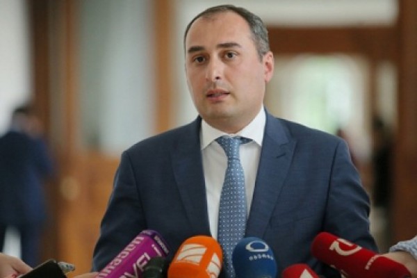 დიმიტრი ქუმსიშვილის განცხადებით, ფინანსური დავალიანების გადახდის გრაფიკთან დაკავშირებით „რუსთავი 2“-თან მოლაპარაკება მიმდინარეობს