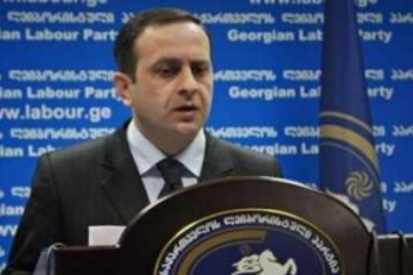 სემეკის სხდომაზე „ლეიბორისტ“ გიორგი გუგავას მისვლას კვლავ ხმაური მოჰყვა