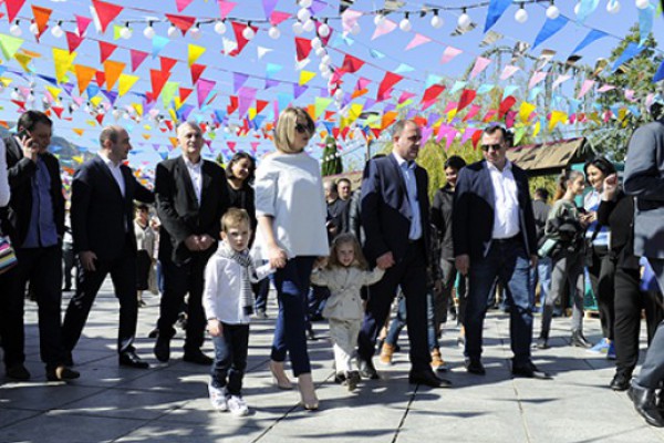 დავით ნარმანია რიყის პარკში, თბილისობის დღესასწაულთან დაკავშირებით გამართულ ღონისძიებებს დაესწრო
