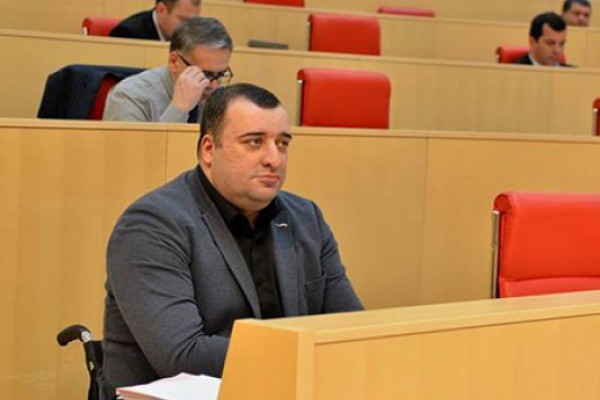 დეპუტატის განცხადებით, საქართველოს პრეზიდენტი არასახელმწიფოებრივად აზროვნებს