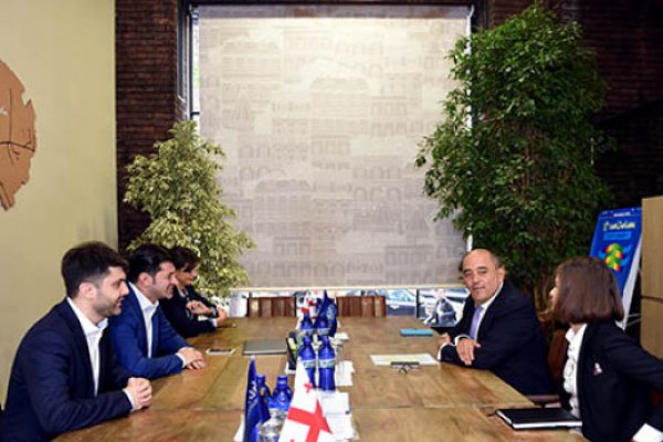 კახა კალაძე ევროპის რეკონსტრუქციისა და განვითარების ბანკის რეგიონულ დირექტორს ბრუნო ბალვანერას შეხვდა