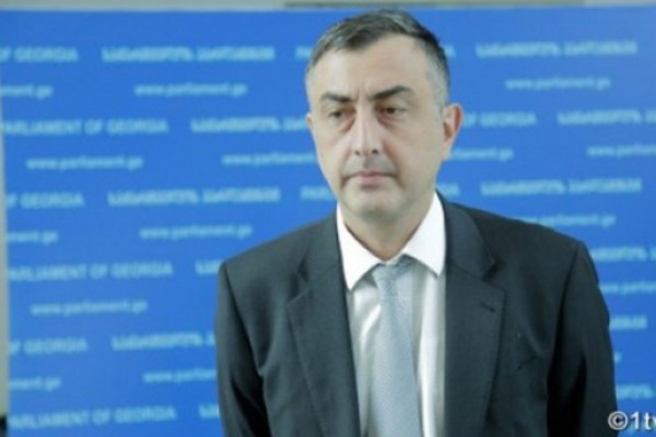 საპარლამენტო უმრავლესობა საკონსტიტუციო ცვლილებების შელამაზებას აპირებს, მაგრამ ეს არ გამოუვათ